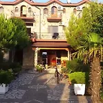 Firenze Hotel *